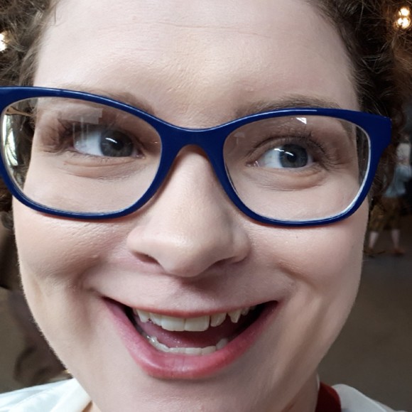 Meet your Posher, Helen - Picture 1 of 1